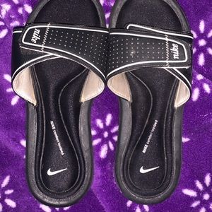 Kids Nike slides